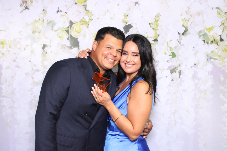 10 Questions to Ask Before Booking a Photo Booth for Your Wedding